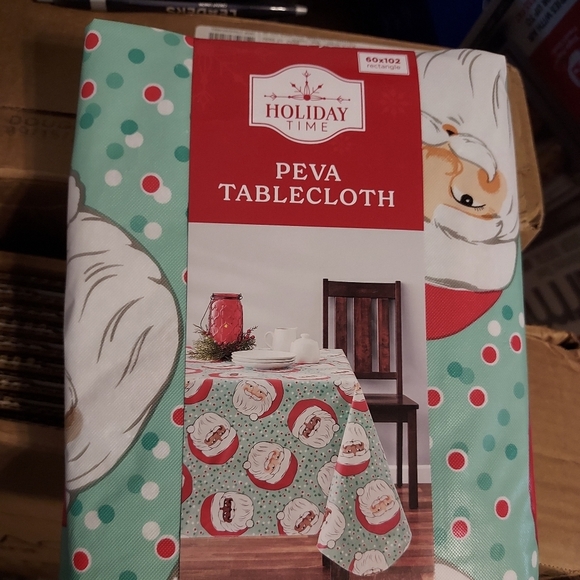 New Santa holiday time tablecloths 60x102 - Picture 3 of 4